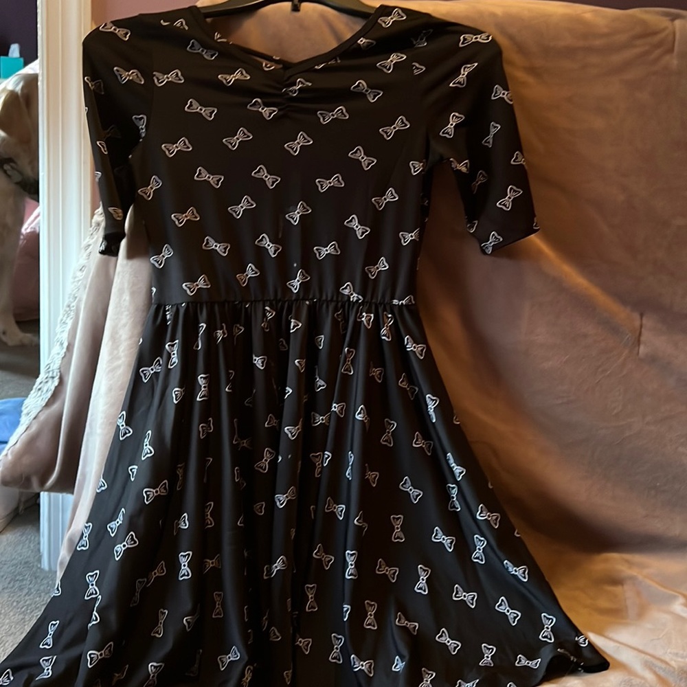 Dot dot smile swing dress with quarter sleeves size 10 balck and white